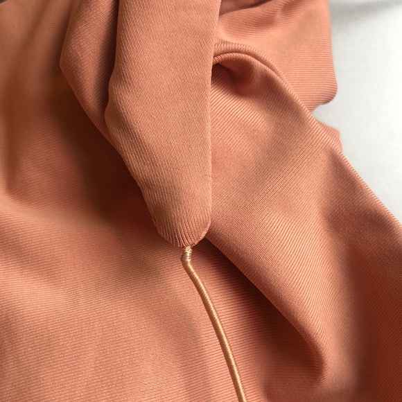 Meshki Kaiya Thin Strap Crop Top - Apricot XS - Picture 9 of 13